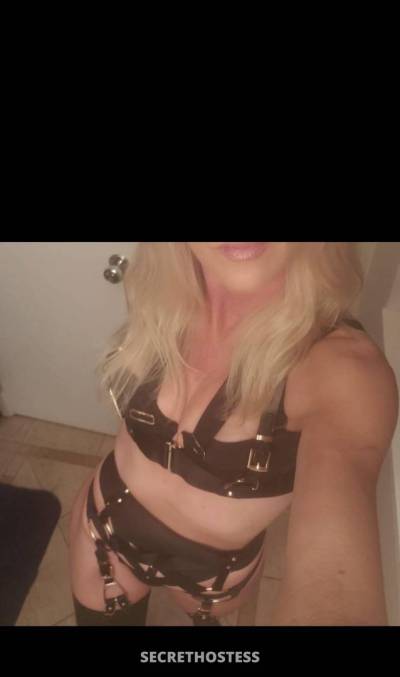 35 Year Old Asian Escort Vancouver Blonde - Image 6