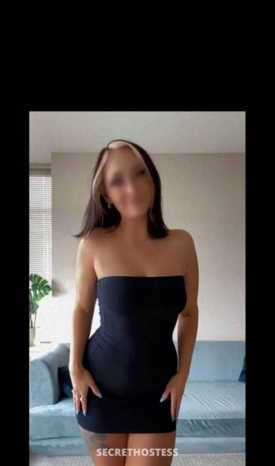 24 Year Old Asian Escort Vancouver Blue eyes - Image 2