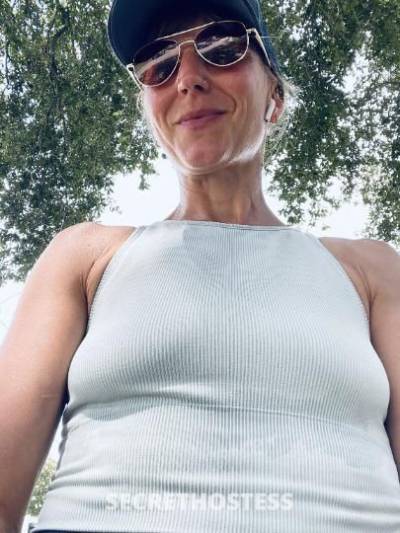 52Yrs Old Escort Chambana IL Image - 1