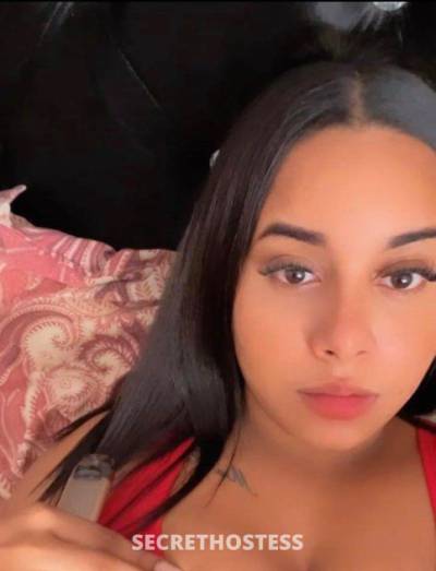 21 year old Hispanic Escort in Rochester NY perla services