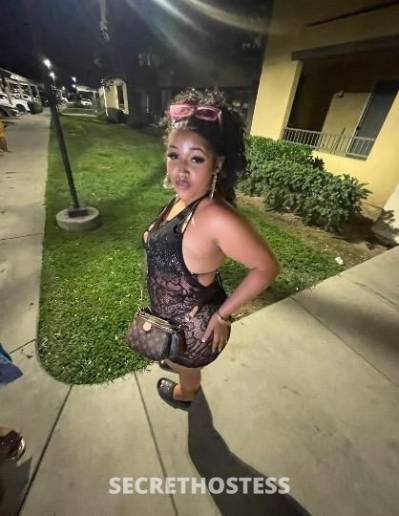 19 year old American Escort in Inland Empire CA Thicc sexxy lightskin fat wet pussy