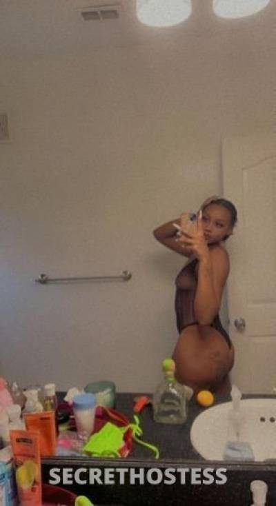 25 year old Escort in Mid Cities TX Text on snap only vannessacormier