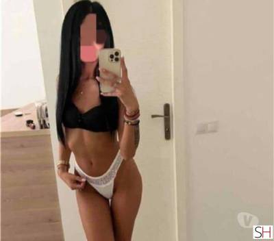 22Yrs Old Escort Size 8 London Image - 3