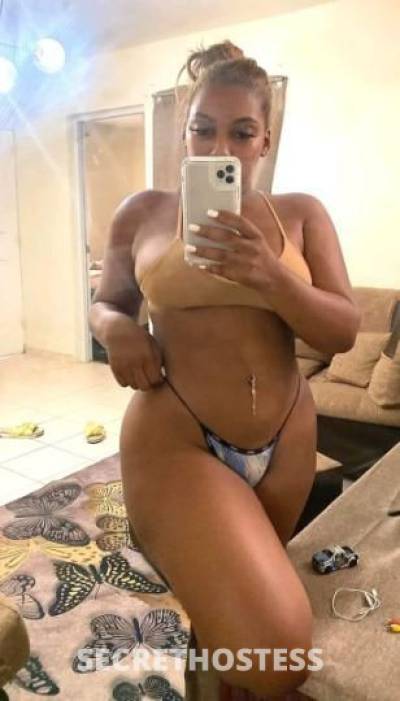 27 year old Escort in New Haven CT Hello daddy i'm available now