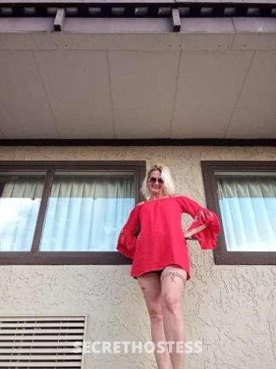 38 year old Escort in Bloomington IL ????Queen Nasty The Throat Goat