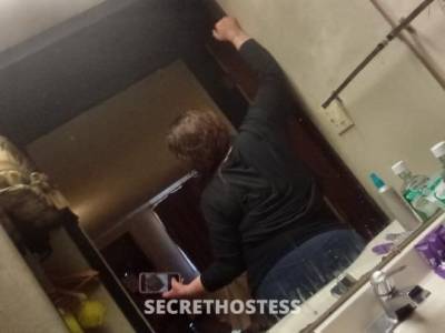 38 year old Escort in Racine WI Kick it off right