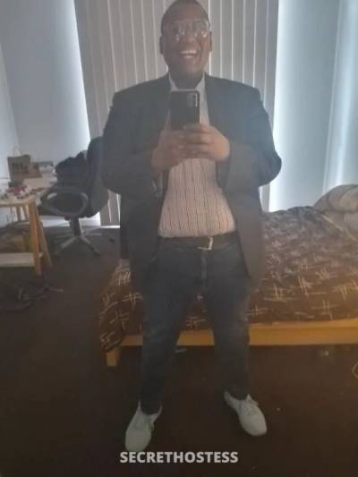 Tall, 21, chubby, BBM mixed race male,Woden in Canberra