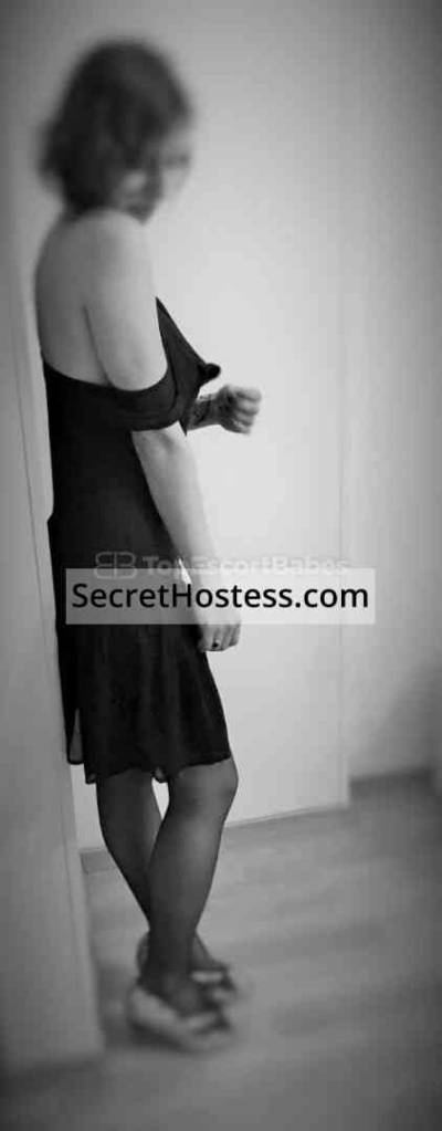 29 Year Old French Escort Sofia Brunette Brown eyes - Image 2