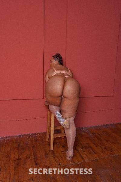 28 year old Escort in San Fernando Valley CA Thicker than a snicker