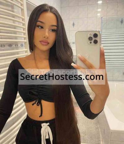 22 Year Old Singaporean Escort Riyadh Brunette Brown eyes - Image 3