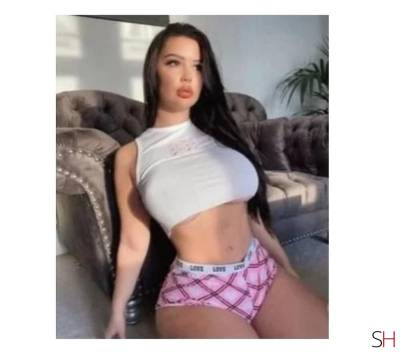 18 year old Asian Escort in Slough Tifany is a new brunnete girl in London. Outcall London, 