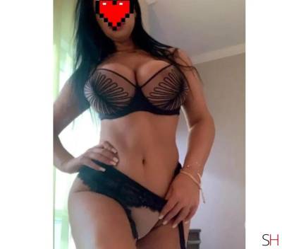 25 year old Italian Escort in Catelya brunett hot party girl ❤, Independent