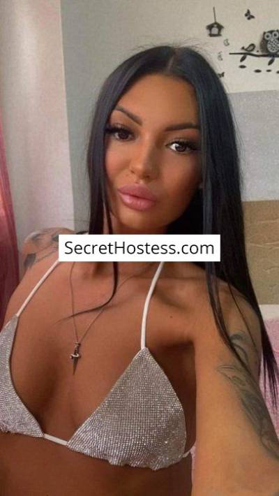 22 Year Old Caucasian Escort Toronto Black Hair Black eyes - Image 4