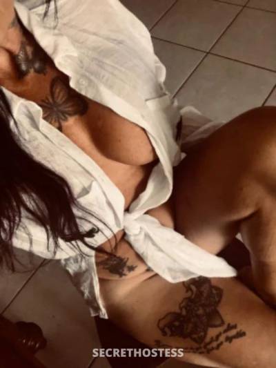 Gorgeous hot and provocative escort in Cairns