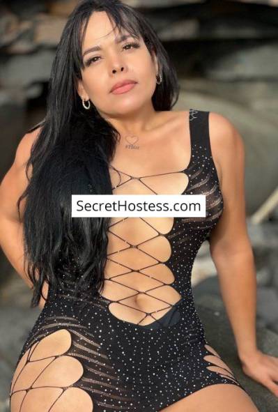 27 Year Old Latin Escort Saint Julian Black Hair Brown eyes - Image 1