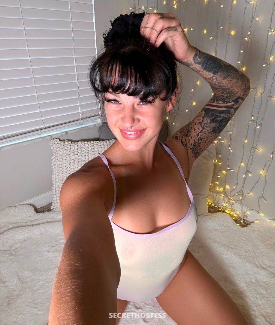 Rosemary 26Yrs Old Escort Size 6 167CM Tall Comox Valley Image - 1