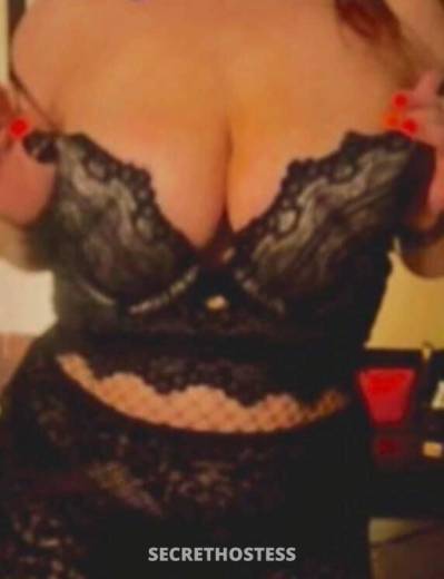 35 year old Asian Escort in Niagara *new in town* busty brunette