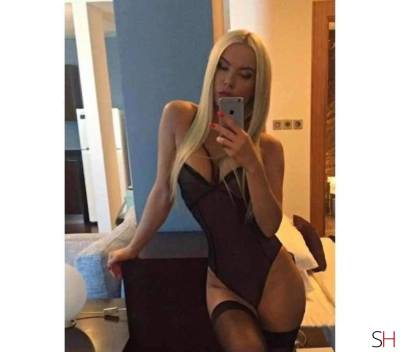 Cristina full servis Berbak incall&amp;aucall party best in Leeds