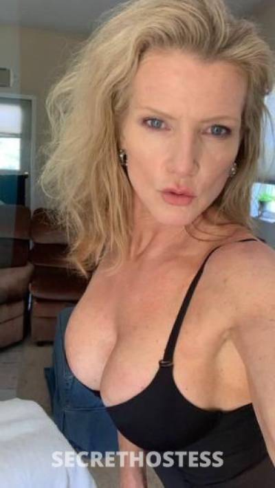 40 year old Escort in Staten Island NY ✨?✅I Am Single Lady?✅?Nice Well Clean Juicy And Wet 