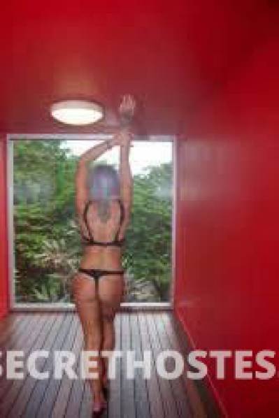 31 year old Australian Escort in Brisbane Aussie summer blonde escort don't miss summer this