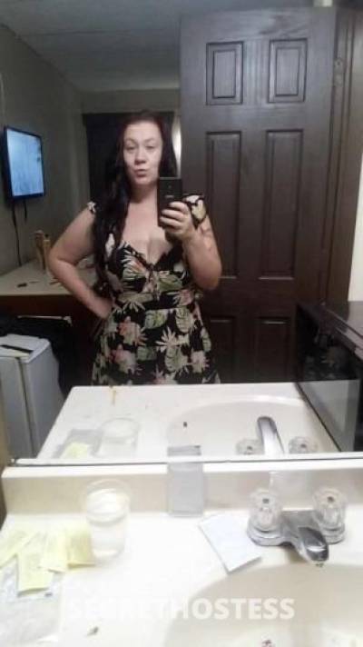 27 year old Escort in Chicago IL Green eye cutie