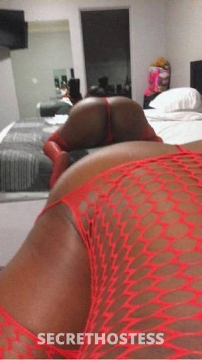 28 year old Escort in Chicago IL Mz-WetWet Out calls only available if you uber me