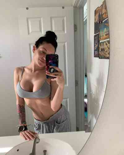 27 year old Escort in Greymouth Hey I'm available for serious Hookup kindly text on 