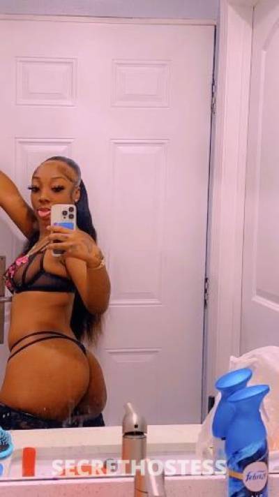 21 year old Escort in Fresno CA Pretty Petitie Chocolate