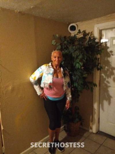 Savannah 61Yrs Old Escort Louisville KY Image - 7