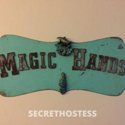 58 year old Escort in Hamilton ✪ •.•:* FABULOUS MASSAGE - Hands Above The Rest