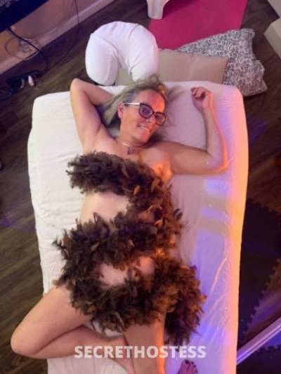 MagicMarnie 56Yrs Old Escort 157CM Tall Calgary Image - 3