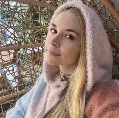 23 year old Escort in Camberley Helloo