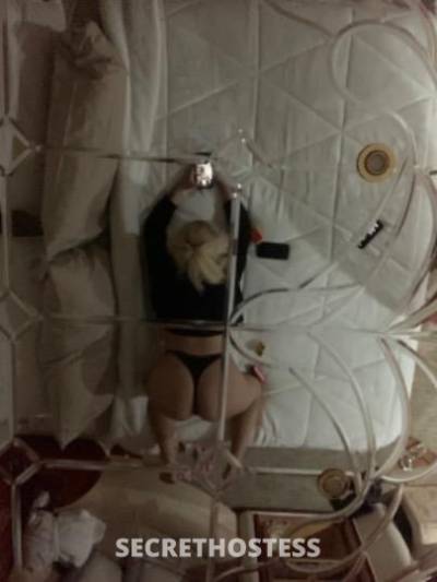 18 year old Mexican Escort in Seattle WA heyy babes! ready to get our time started