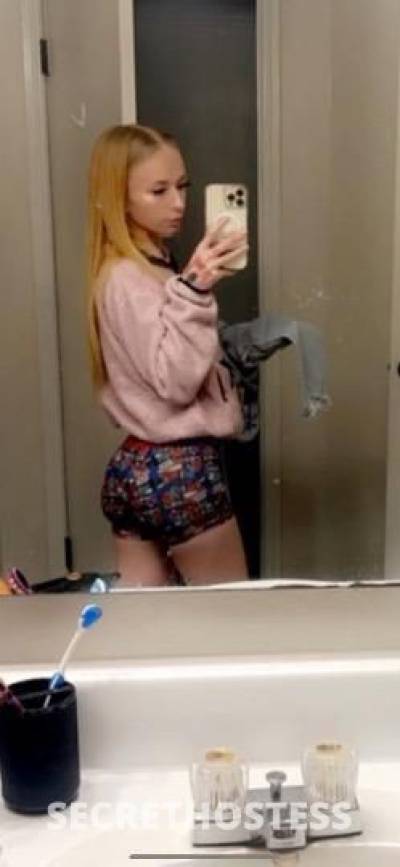 Shelly 19Yrs Old Escort Chicago IL Image - 2