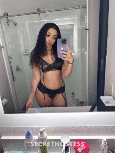 19 year old Escort in Des Moines IA ??5 star provider