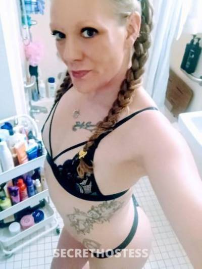 31 year old Escort in Charlotte NC Cum get a piece of this Sweet Peach