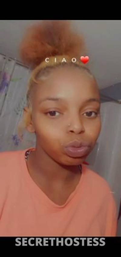 21 year old Escort in Charlotte NC carplay outcall