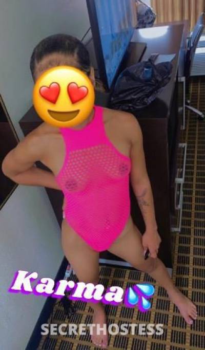 20 year old Escort in Madison WI Cumm see me and my sexy gfs?? ready now