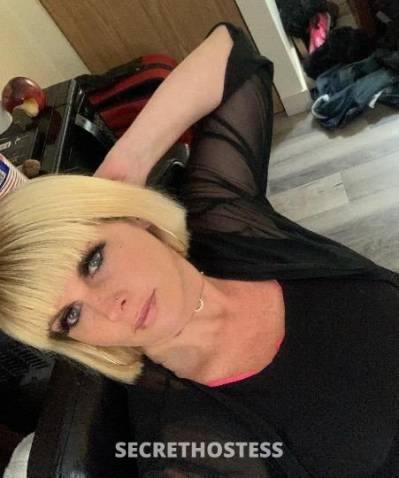 37 year old Escort in Edmonton Located on north side only available for outcall or cardate