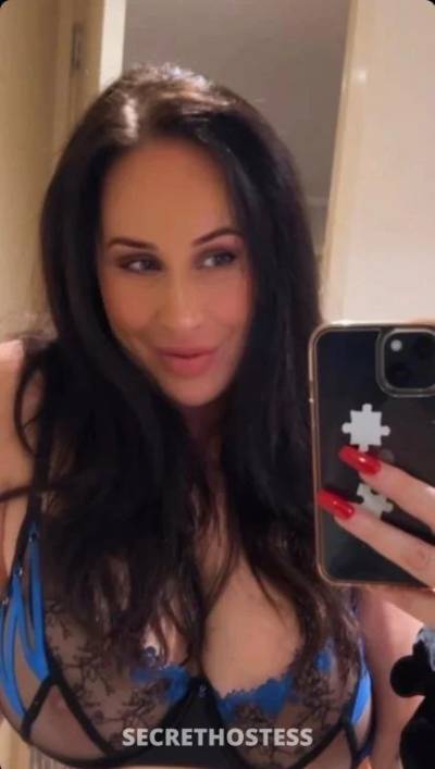 Jessie, Aussie Brunette Milf xoxox in Melbourne