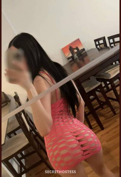 20 year old Asian Escort in Calgary Airport only here for a few days