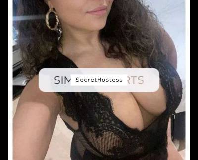 Nikki, a stunning mixed-race english individual in leicester in Leicester