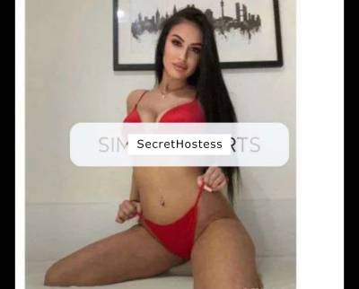 0 year old Escort in Milton Keynes Elegant vixen Selena is an ebony sex goddess