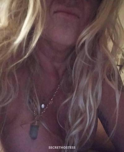 48 Year Old Asian Escort Kelowna Blonde - Image 4