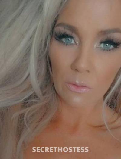 44 year old Swedish Escort in Edmonton Mature Upscale Playmate