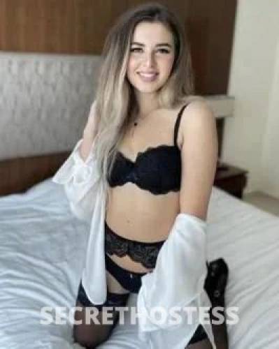 40 year old Escort in Moorooka Brisbane Bombshell slut, big ass cream pie , kinky housewife pamper 