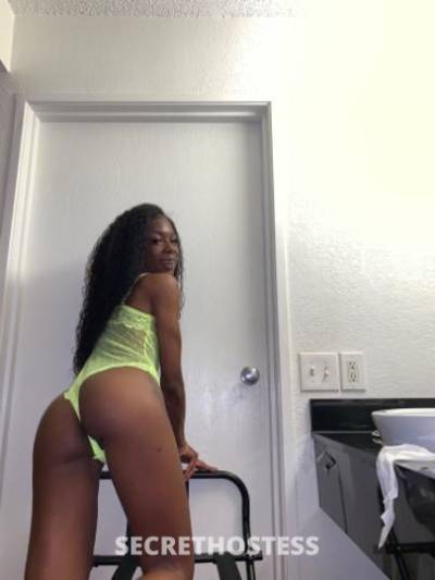25 year old Escort in Harrisburg PA OUTCALL ONLY !!REAL AD !! CHOCOLATE P*SSY ? ** SEXY &amp