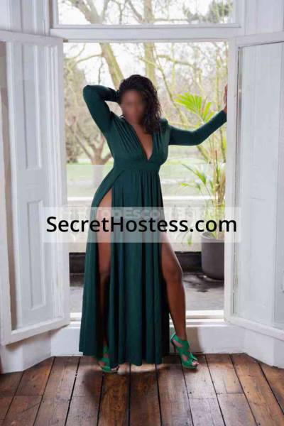 35 Year Old American Escort Shanghai Black Hair Brown eyes - Image 3