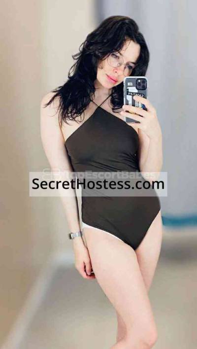 26 Year Old Australian Escort Bangkok Brunette Green eyes - Image 4