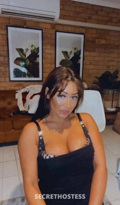 Sexy, tanned, Latino barbie in her 20s in Gold Coast